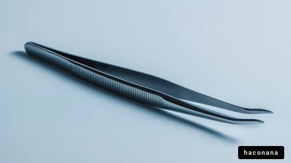 金属製のピンセット