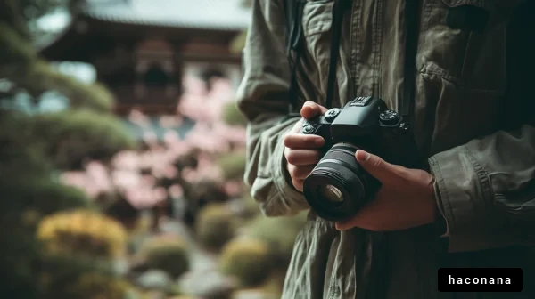 カメラを持つ人と自然
