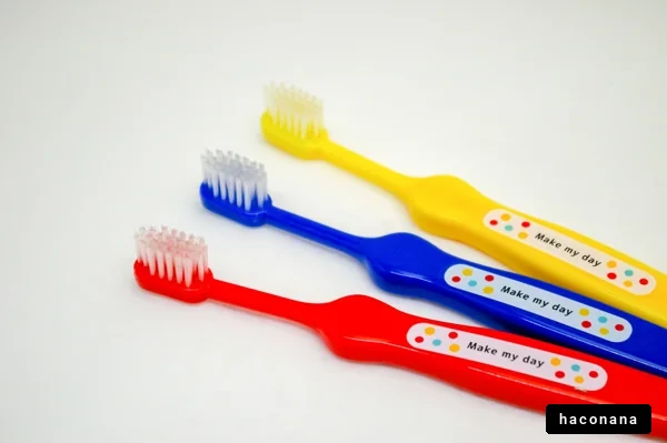 カラフルな歯ブラシの写真