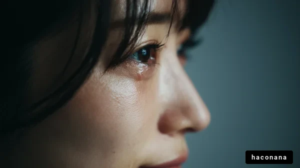 女性の横顔のアップ