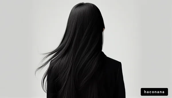 後ろ姿の女性と黒髪