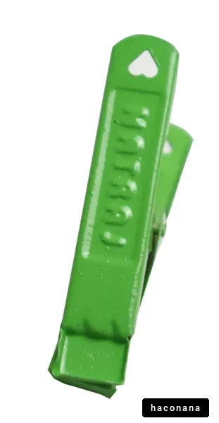 緑の洗濯バサミ