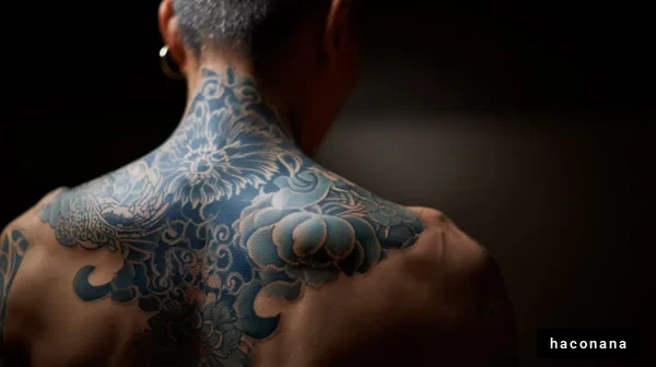 美しいタトゥーの背中