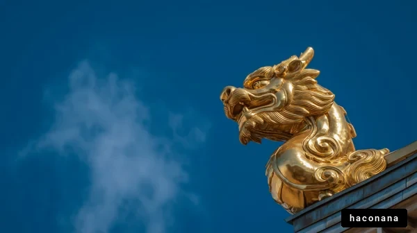 金色のドラゴン彫刻