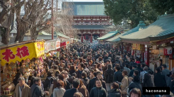 賑やかな祭りの風景