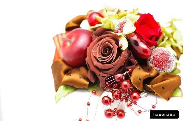 華やかな花と果物のアレンジ