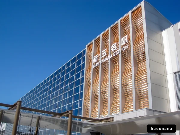 新しい駅舎の風景