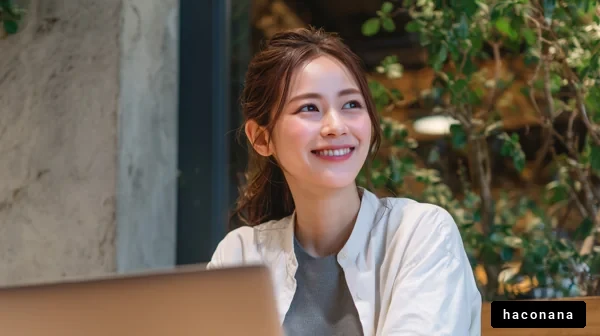 カフェでのリラックスした女性