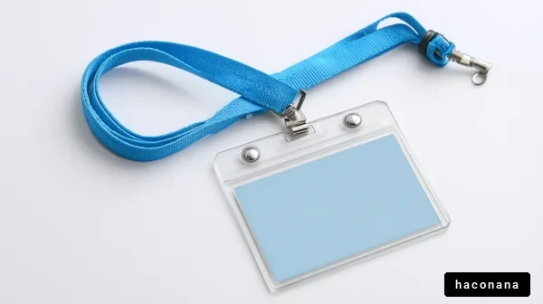 名札とストラップの画像