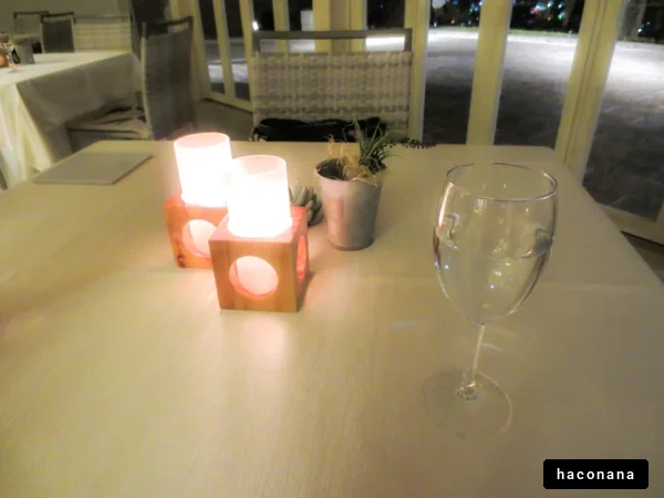 キャンドルのあるテーブル
