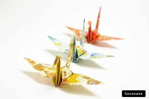カラフルな折り鶴の美しさ