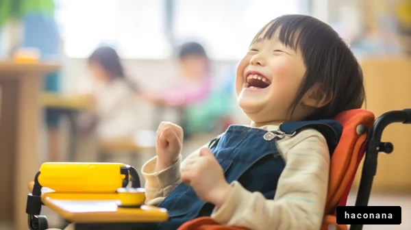 笑顔の子供と教室