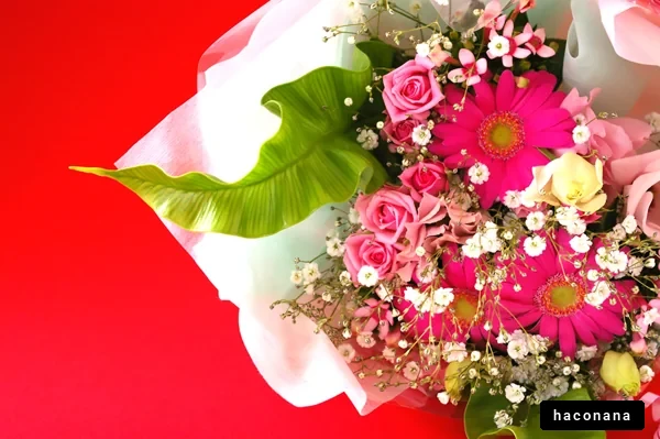 華やかな花束の画像