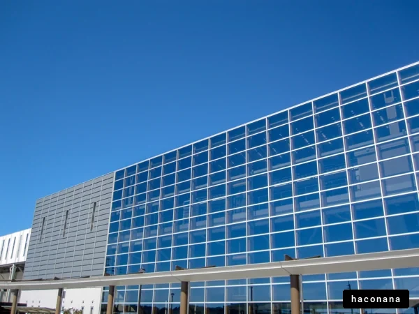 近代的な建物の外観