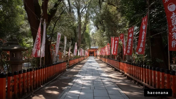 神社の静かな参道