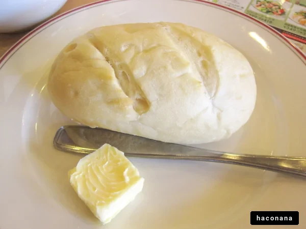 ふわふわのパンとバター