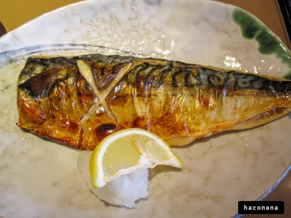 焼き魚とレモン