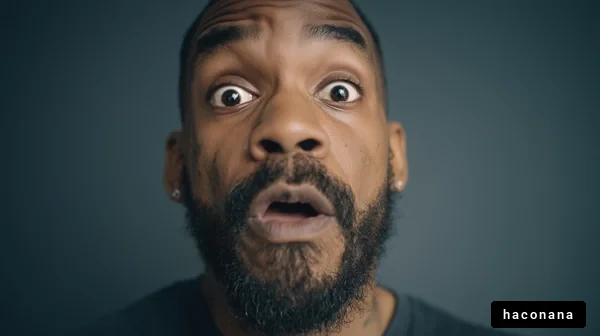 驚きの表情をした男性