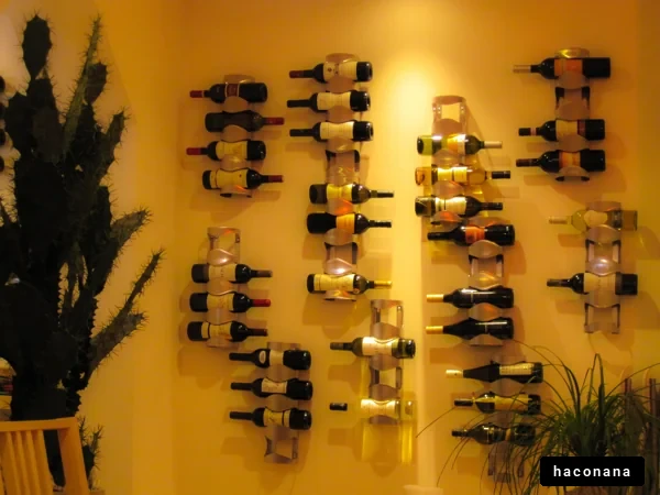 ワインボトルの壁アート