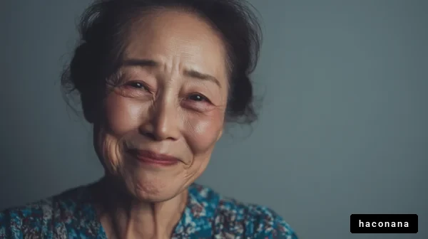 微笑む高齢女性のポートレート