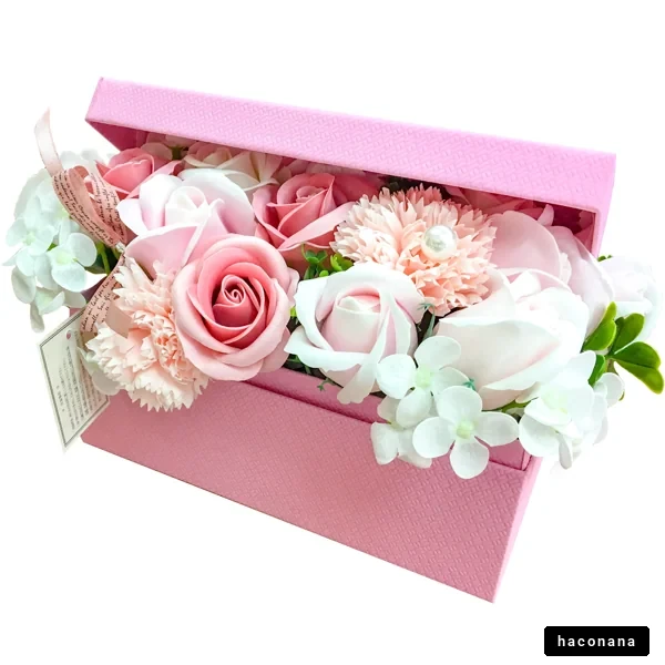 ピンクの花束とボックス