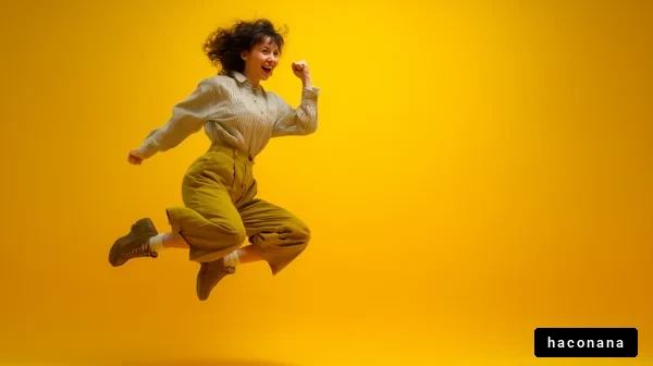 楽しむ女性のジャンプ