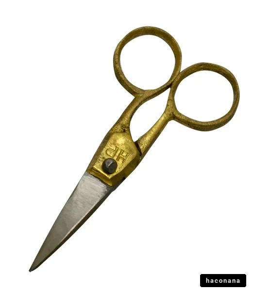 金属製のはさみの画像