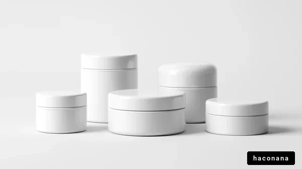 シンプルな白い容器群
