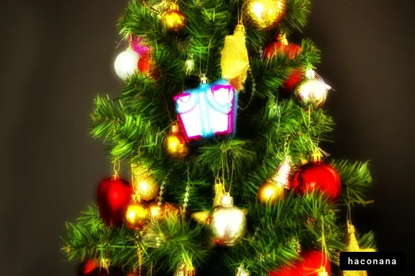 クリスマスツリーの飾り付け