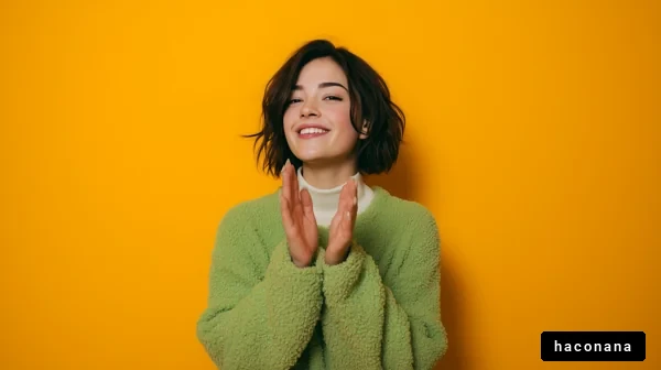 明るい笑顔の女性