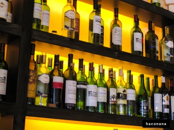 ワインボトルの棚