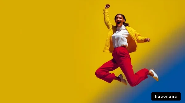 明るい衣装で跳ぶ笑顔の女性