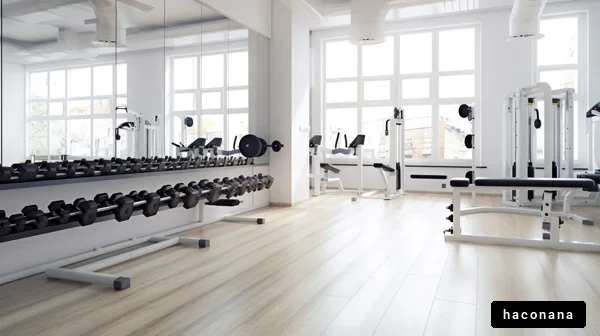 明るいジムの室内風景