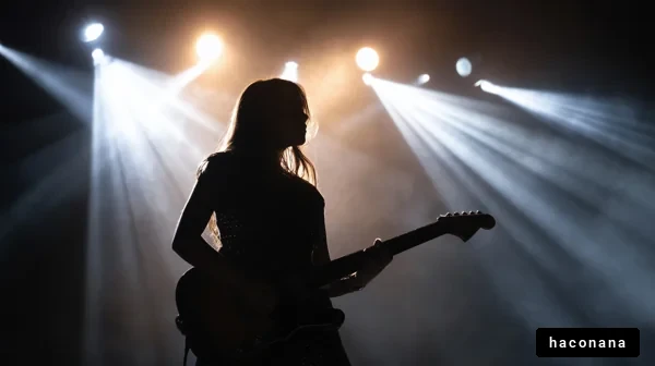 ギターを弾くシルエット