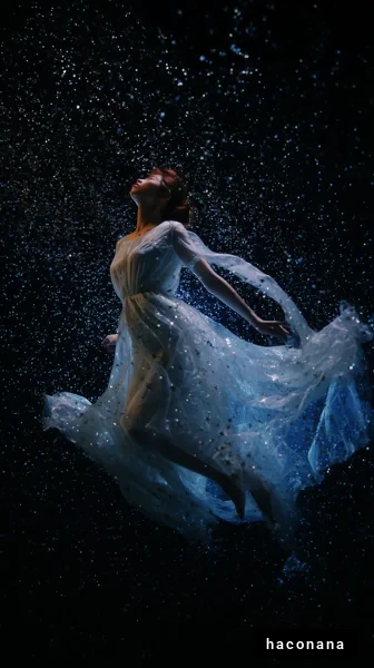 幻想的な水中シーン