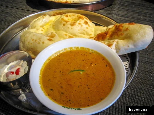 ナンとカレーのセット