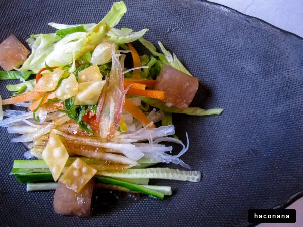 新鮮な野菜のサラダ