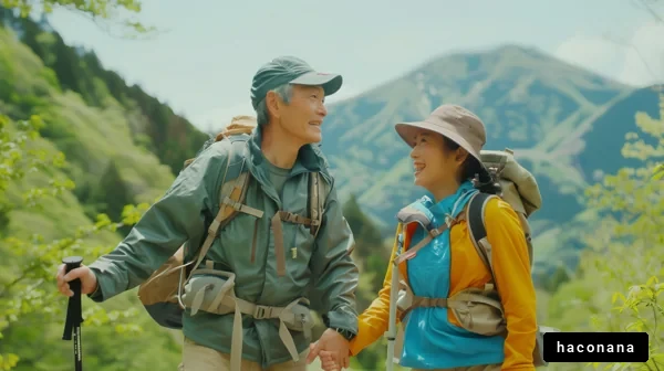 山登りを楽しむカップル