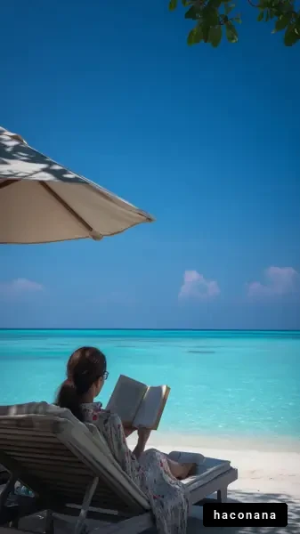 ビーチでくつろぐ女性