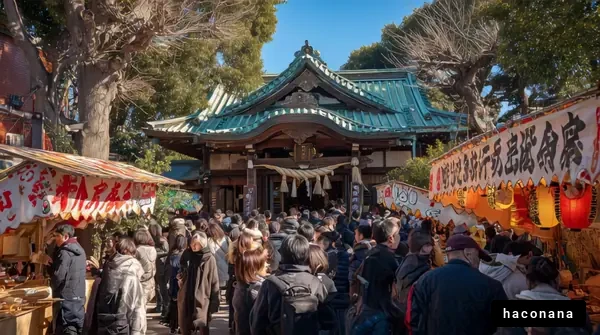 賑わう神社の境内